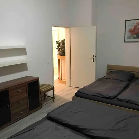 Modern Apartment, Randneustadt With Great Connections דירה *