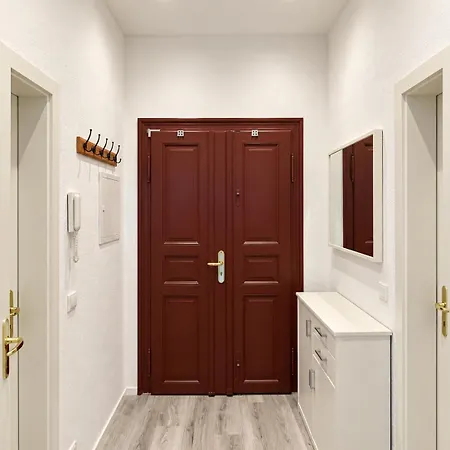 Modern Apartment, Randneustadt With Great Connections Appartement *